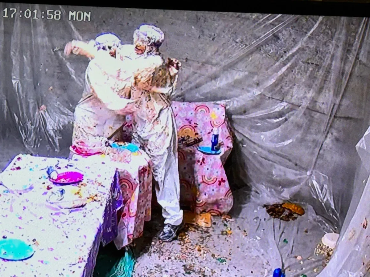 Tortenschlacht in Aktion